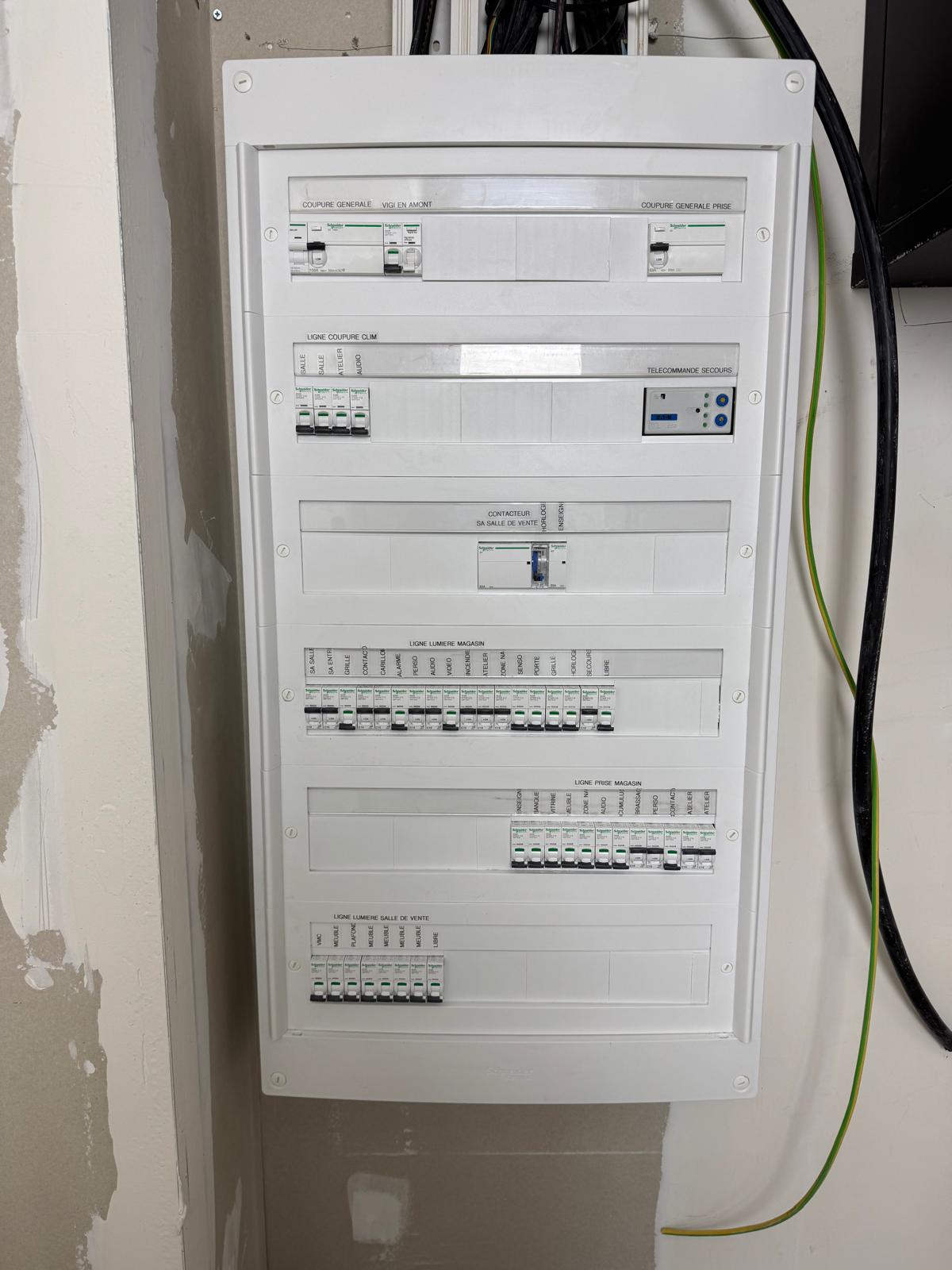 Tableau électrique commercial professionnel installé par Gap Énergie